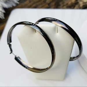 🆕NWOT 3" Gunmetal Tone Lightweight Hoop Earrings